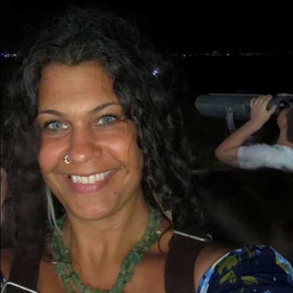 Meet your Posher, Annette - Picture 2 of 2